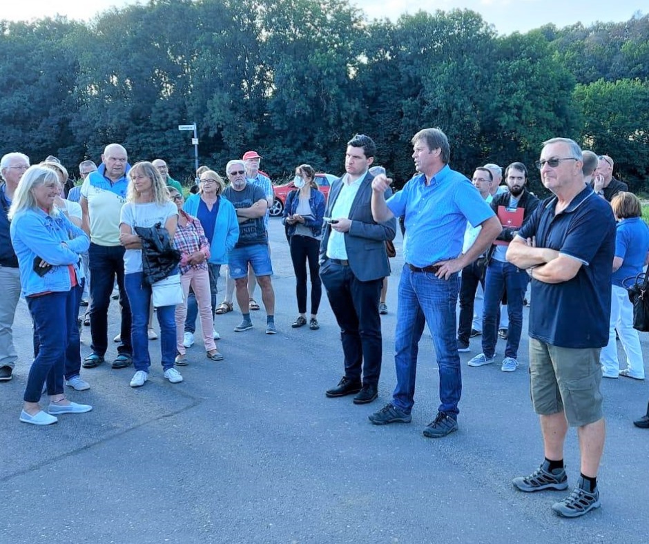 Jürgen Heeb beim Stadtteilspaziergang in Creidlitz